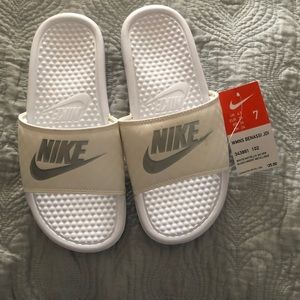 Women’s Nike slides size 7
